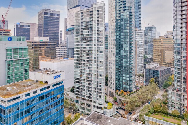 The Sapphire in Vancouver, BC - Building Photo - Building Photo