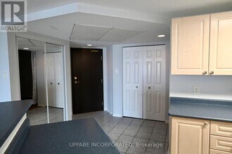 310 Central Park Dr in Ottawa, ON - Building Photo - Building Photo