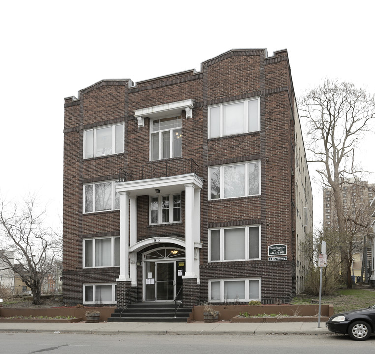 1915 3rd Ave S in Minneapolis, MN - Foto de edificio