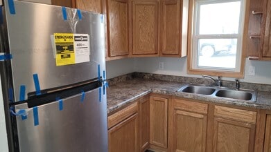 409 S Madison Ave, Unit B in New Underwood, SD - Building Photo - Building Photo