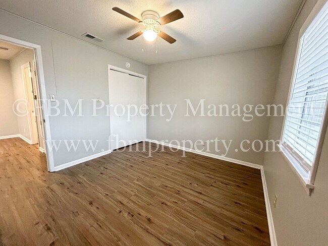 330 W College St-Unit -1 in Fairfield, TX - Building Photo - Building Photo