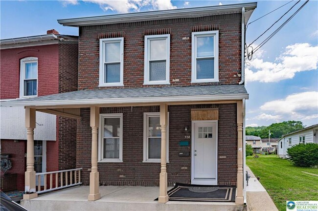 358 Broad St in Emmaus, PA - Building Photo - Building Photo