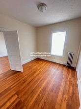 617 Hyde Park Ave, Unit #1 in Boston, MA - Foto de edificio - Building Photo