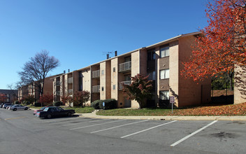 Randle Hill Apartments in Washington, DC - Building Photo - Building Photo