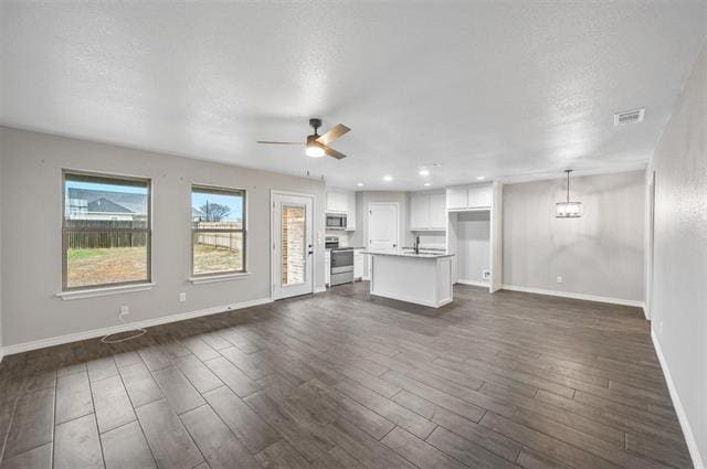 228 St Charles Dr in Springtown, TX - Building Photo - Building Photo