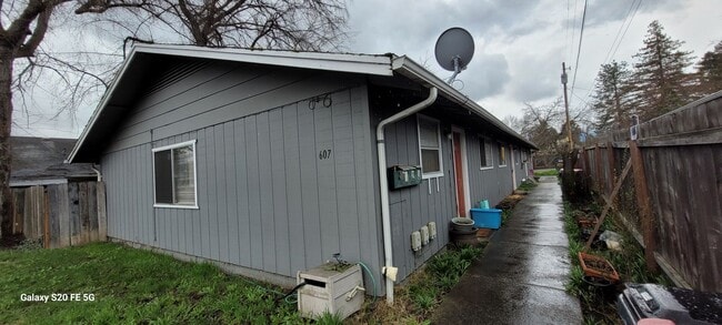 property at 607 W 11th St