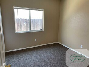 2204 Birchwood Ct in Merced, CA - Building Photo - Building Photo