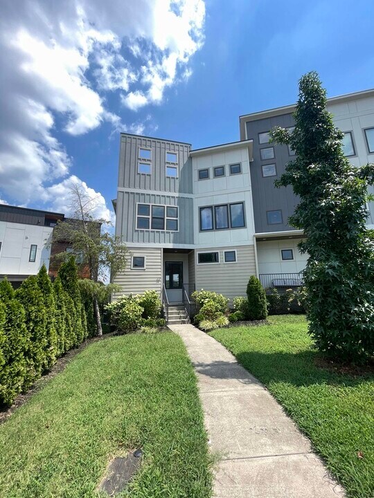 114 9th Cir S in Nashville, TN - Building Photo