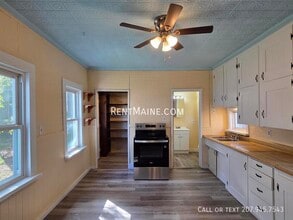 16 Kendall St in Augusta, ME - Foto de edificio - Building Photo