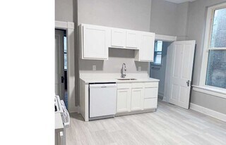 3210 Bishop St in Cincinnati, OH - Building Photo