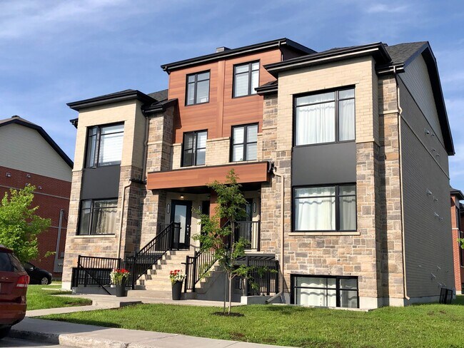 1165 Du Grand-Pic Rue in Laval, QC - Building Photo - Building Photo