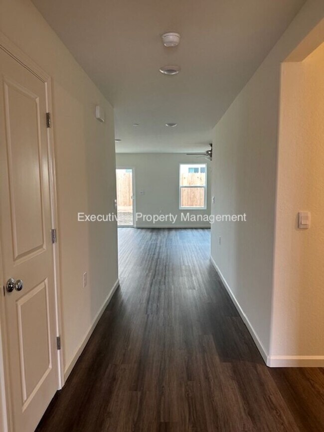 11 River Oak Ct in Merced, CA - Building Photo - Building Photo