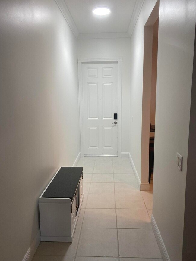 18 Harbour Isle Dr W in Fort Pierce, FL - Building Photo - Building Photo