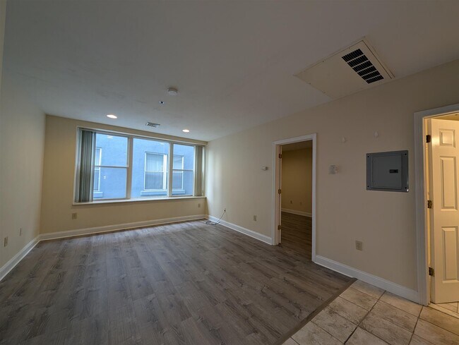 17 Pearl St, Unit 7 in Cambridge, MA - Foto de edificio - Building Photo