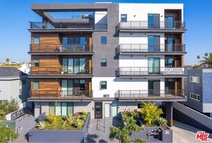 3672 Jasmine Ave in Los Angeles, CA - Building Photo