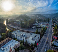 4250 Coldwater Canyon in Studio City, CA - Foto de edificio - Building Photo