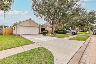 11312 Hidden Bay Dr in Pearland, TX - Building Photo - Building Photo