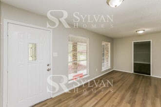 5203 Queen Mary Ln in Jackson, MS - Foto de edificio - Building Photo