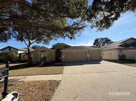 2611 Vinedale Ave in Valrico, FL - Building Photo