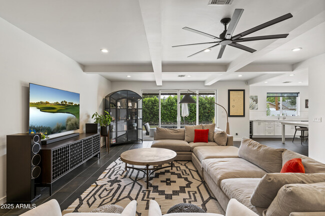 4617 E Cambridge Ave in Phoenix, AZ - Foto de edificio - Building Photo