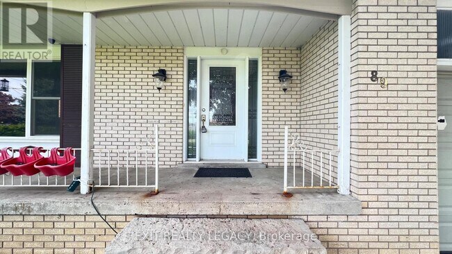 89 Bond Crescent in Richmond Hill, ON - Building Photo - Building Photo