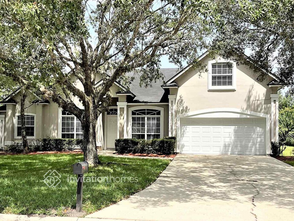 104 Village Green Ave in Jacksonville, FL - Building Photo