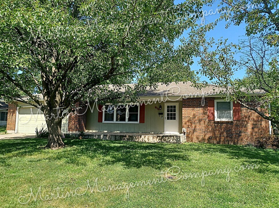 810 Ruth Ann Dr in Sedalia, MO - Building Photo