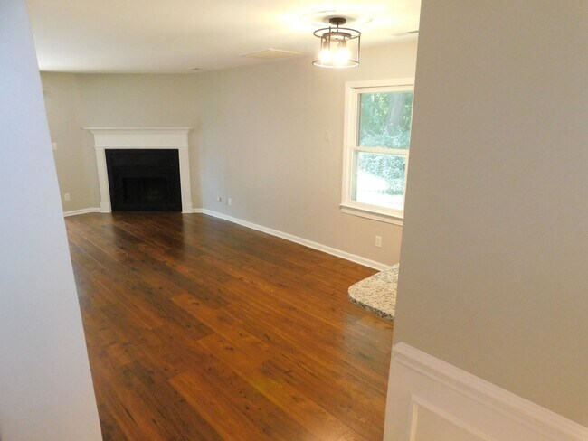 property at 8221 Pineville-Matthews Rd