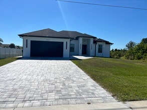 13533 Ingraham Blvd in Port Charlotte, FL - Building Photo - Building Photo