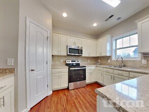 89 Battery Way in Bunnlevel, NC - Building Photo - Building Photo