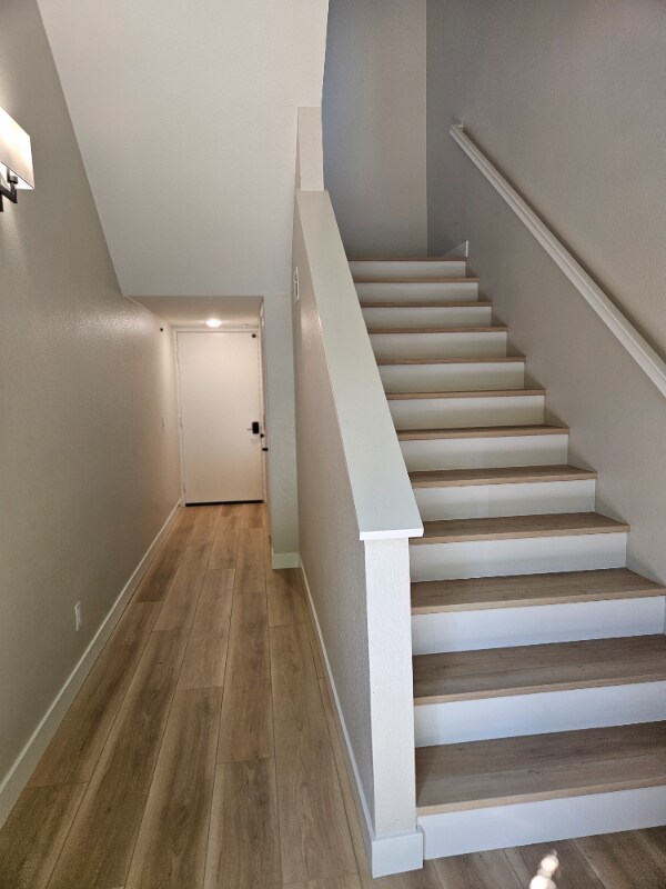 8300 Station Village Ln in San Diego, CA - Foto de edificio - Building Photo