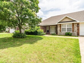 1393 St Clair in Pea Ridge, AR - Building Photo - Building Photo