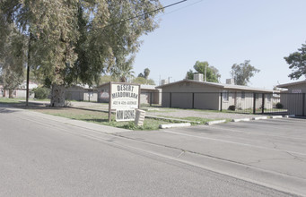 Gran Jardin Apartments in Phoenix, AZ - Building Photo - Building Photo