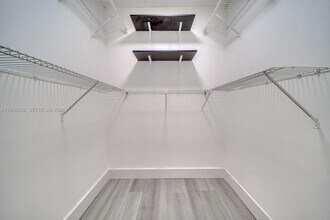 10795 SW 108th Ave in Miami, FL - Foto de edificio - Building Photo