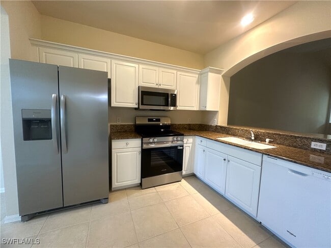 property at 1320 Charleston Square Dr