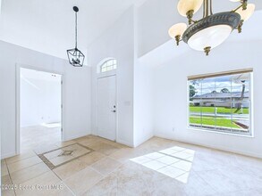 207 Alcantarra St NW in Palm Bay, FL - Foto de edificio - Building Photo