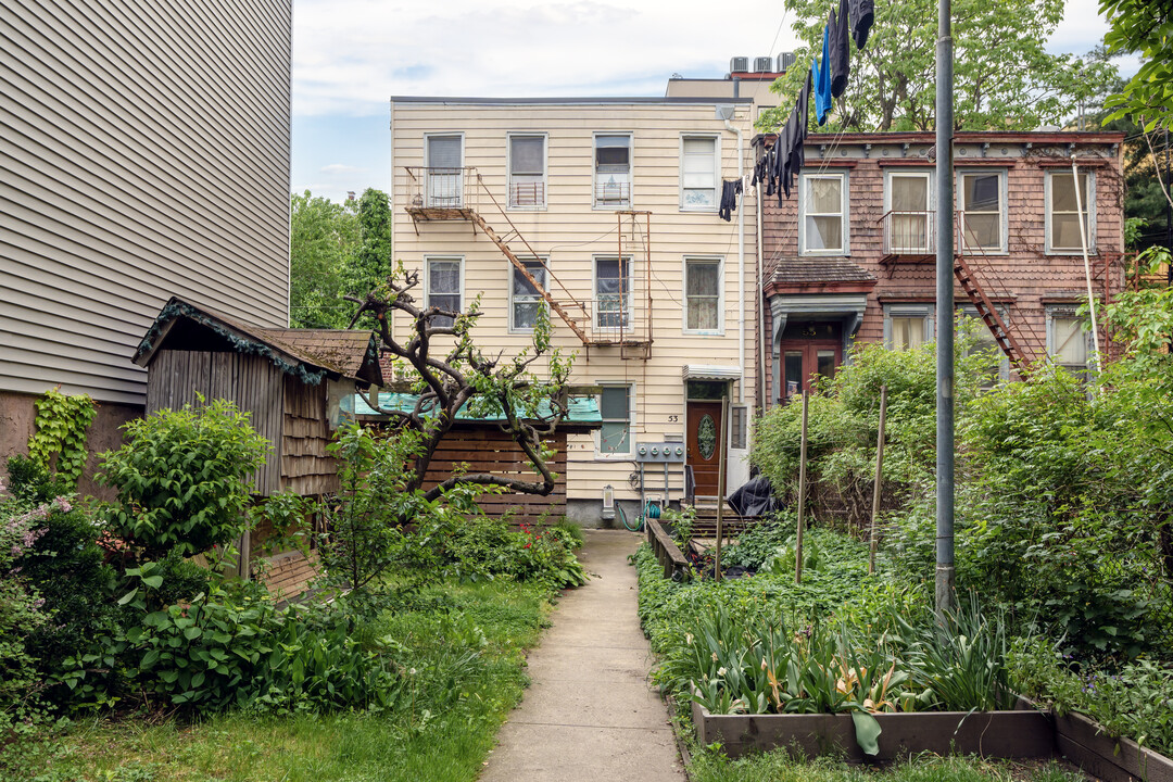 53 Jewel St in Brooklyn, NY - Building Photo