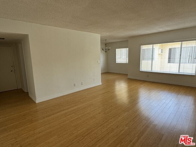 property at 2803 Arizona Ave