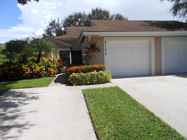 8199 Springlake Dr in Boca Raton, FL - Building Photo - Building Photo