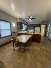 717 N Union St in Fostoria, OH - Foto de edificio - Building Photo