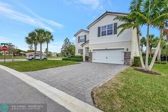 92 Palmetto Ln in Royal Palm Beach, FL - Building Photo - Building Photo