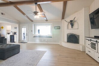 13418 Paradise Valley Dr in Houston, TX - Foto de edificio - Building Photo