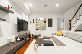 227 5th St in Jersey City, NJ - Building Photo - Building Photo