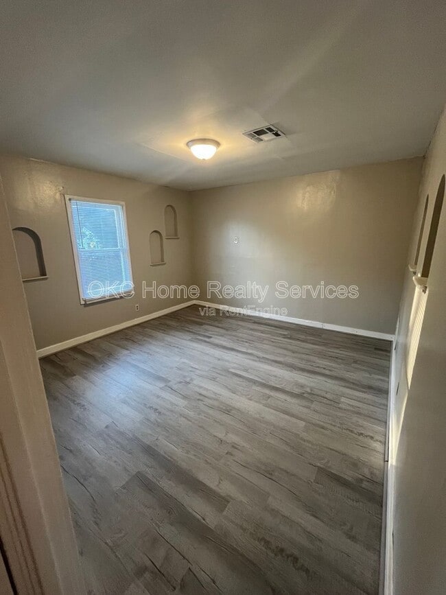 116 W Beech St in Lexington, OK - Foto de edificio - Building Photo