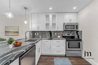 7707 Camino Real in Miami, FL - Building Photo - Building Photo
