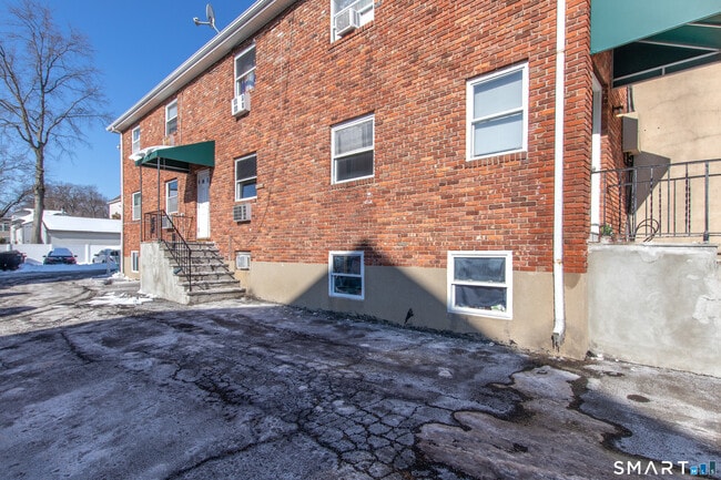 78 Dora St in Stamford, CT - Building Photo - Building Photo