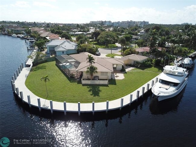 1233 SE 14th Ave in Deerfield Beach, FL - Building Photo - Building Photo