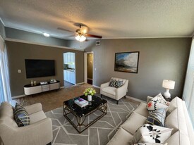 Canterbury Crossings in Lake Mary, FL - Building Photo