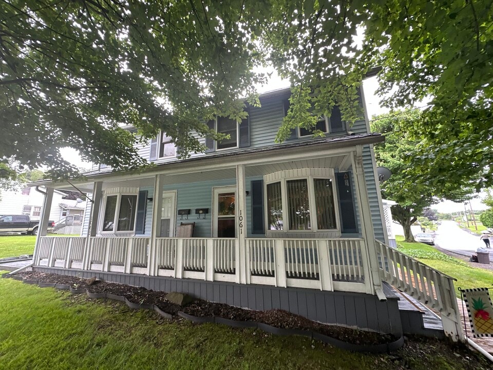 1061 Kidder St in Wilkes-Barre, PA - Building Photo