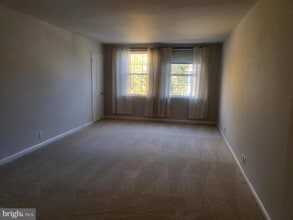 3279 S Stafford St in Arlington, VA - Building Photo - Building Photo